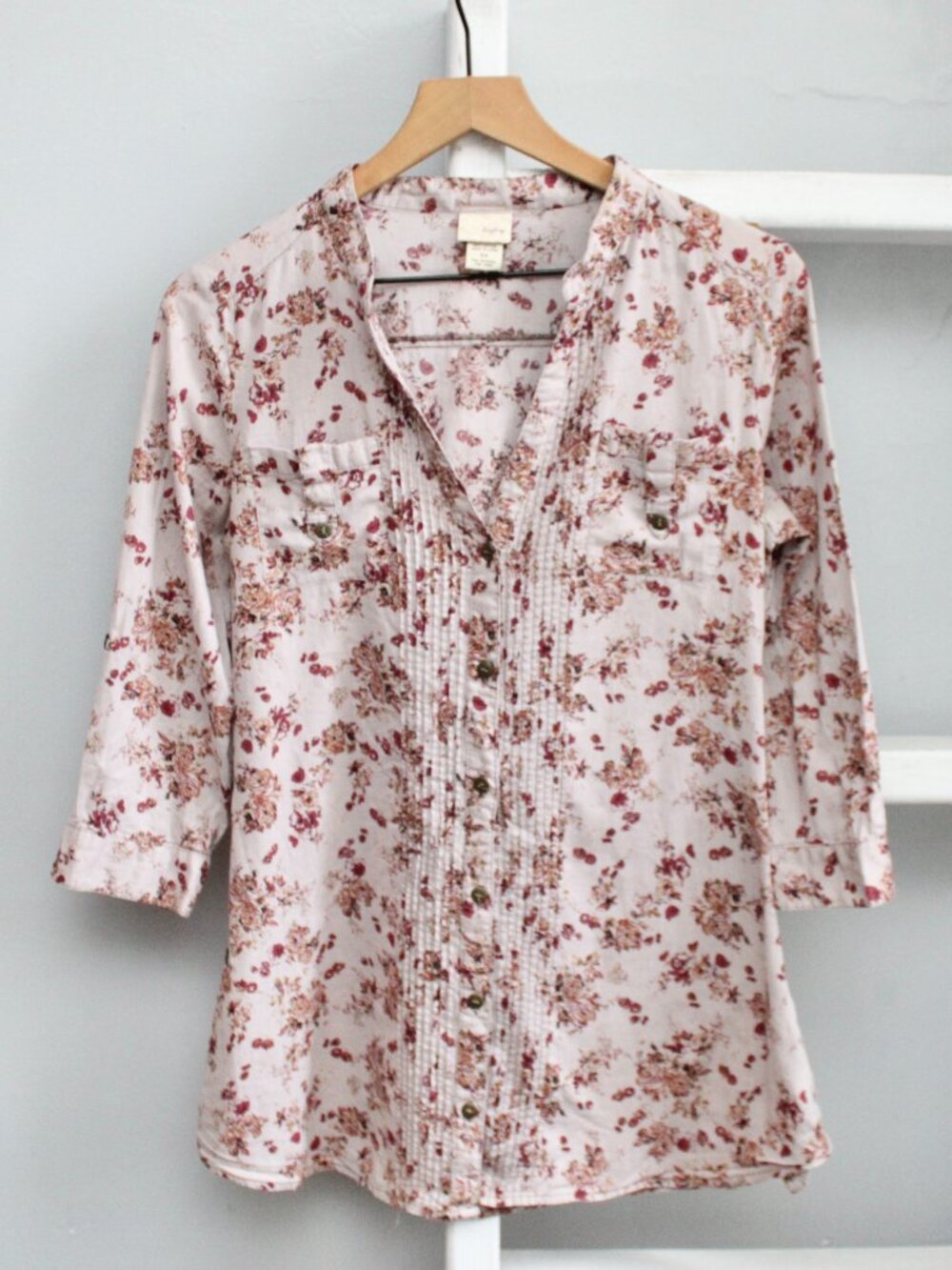 Daytrip Purple Red Floral Print pintuck Placket Button-Up 3/4 Top Blouse Medium - Picture 6 of 9